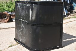 
										Various Land Rover and other car parts.  Call 07706 333444 to view by appointment.  Barn clearance. Buyer collects full									