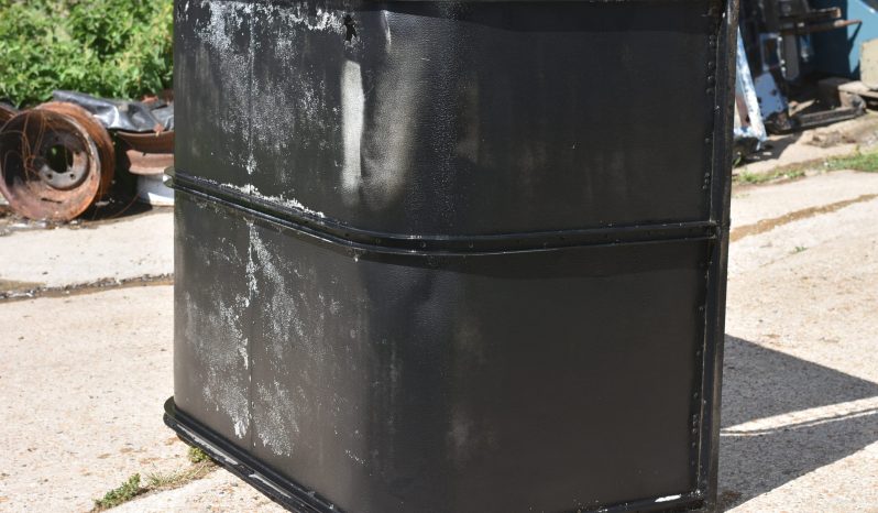 
								Various Land Rover and other car parts.  Call 07706 333444 to view by appointment.  Barn clearance. Buyer collects full									