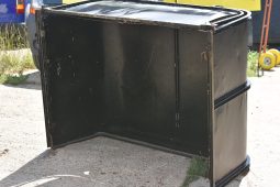 
										Various Land Rover and other car parts.  Call 07706 333444 to view by appointment.  Barn clearance. Buyer collects full									