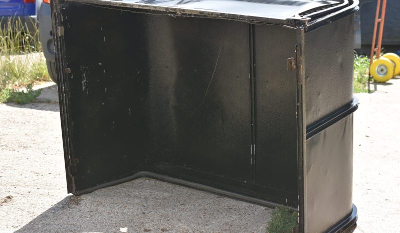 
								Various Land Rover and other car parts.  Call 07706 333444 to view by appointment.  Barn clearance. Buyer collects full									