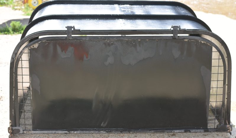 
								Various Land Rover and other car parts.  Call 07706 333444 to view by appointment.  Barn clearance. Buyer collects full									