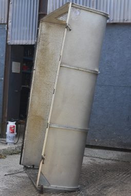 
										Various Land Rover and other car parts.  Call 07706 333444 to view by appointment.  Barn clearance. Buyer collects full									