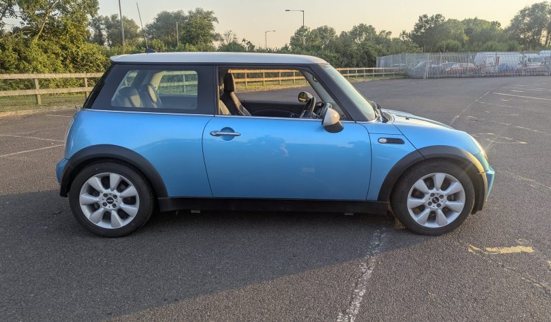 
								Mini Cooper 2004 proper history, low miles only 1 previous owner SKU893 full									