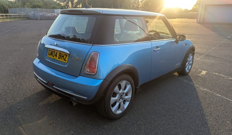 
								Mini Cooper 2004 proper history, low miles only 1 previous owner SKU893 full									