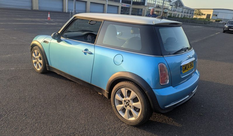 
								Mini Cooper 2004 proper history, low miles only 1 previous owner SKU893 full									