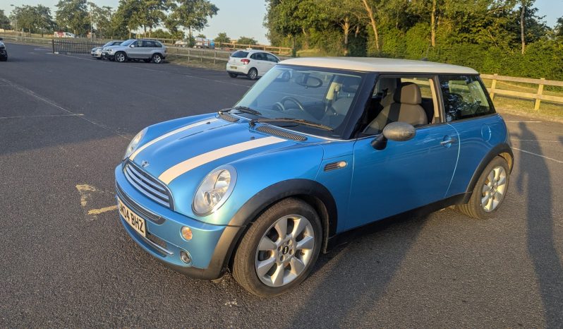 
								Mini Cooper 2004 proper history, low miles only 1 previous owner SKU893 full									