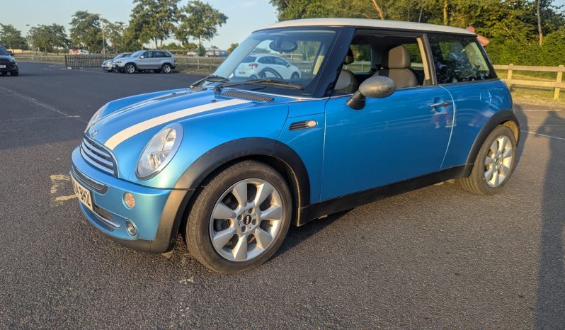 
								Mini Cooper 2004 proper history, low miles only 1 previous owner SKU893 full									