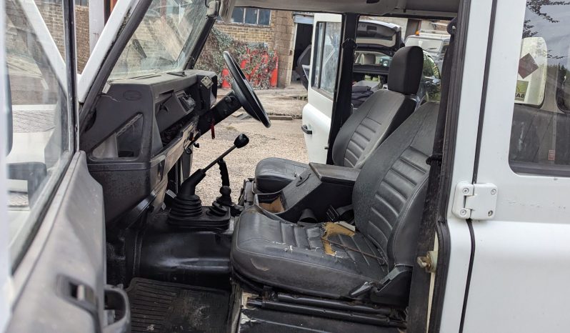 
								Land Rover Defender 130 Double Cap Hi Cap Box Back 2000 SKU888 full									