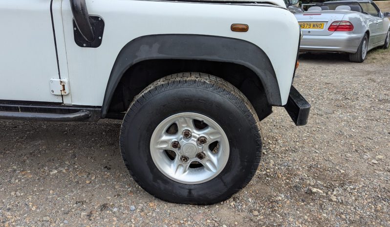 
								Land Rover Defender 130 Double Cap Hi Cap Box Back 2000 SKU888 full									