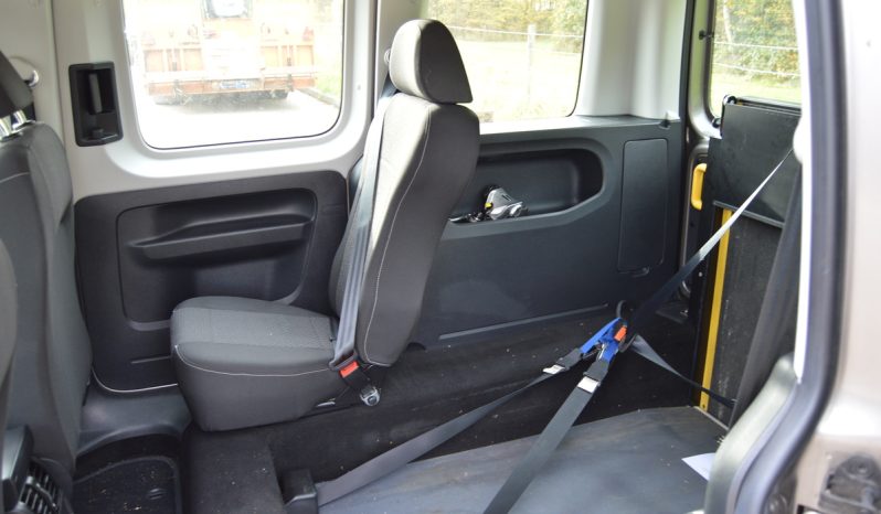 
								VOLKSWAGEN CADDY C20 LIFE TDI Bluemotion Stop/Start Wheelchair equipped 1 former keeper only 15,960 mls from new! SKU937 full									