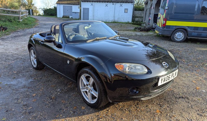 
								Mazda MX5 Roadster Factory Black superb example 2006 SKU930 full									