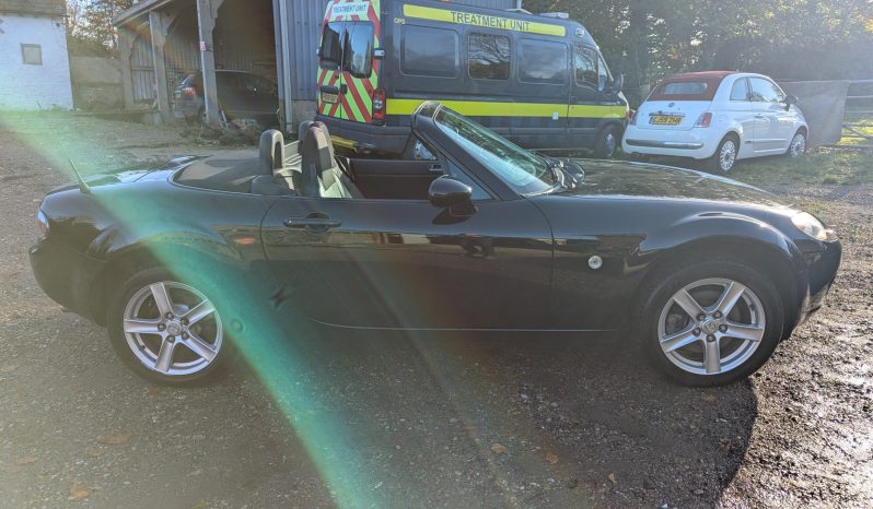 
								Mazda MX5 Roadster Factory Black superb example 2006 SKU930 full									