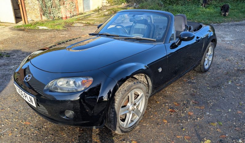 
								Mazda MX5 Roadster Factory Black superb example 2006 SKU930 full									
