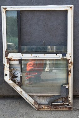 
										Big Barn Clear Out: Wheel, engines, tubs, chassis, bumpers, seats, bullbars, seat covers, full									