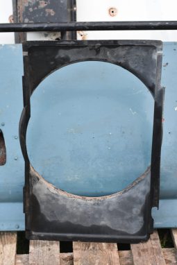 
										Big Barn Clear Out: Wheel, engines, tubs, chassis, bumpers, seats, bullbars, seat covers, full									