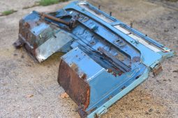 
										Big Barn Clear Out: Wheel, engines, tubs, chassis, bumpers, seats, bullbars, seat covers, full									