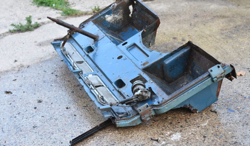 
								Big Barn Clear Out: Wheel, engines, tubs, chassis, bumpers, seats, bullbars, seat covers, full									