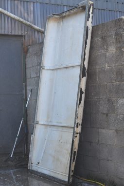 
										Big Barn Clear Out: Wheel, engines, tubs, chassis, bumpers, seats, bullbars, seat covers, full									