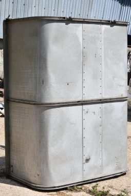 
										Big Barn Clear Out: Wheel, engines, tubs, chassis, bumpers, seats, bullbars, seat covers, full									