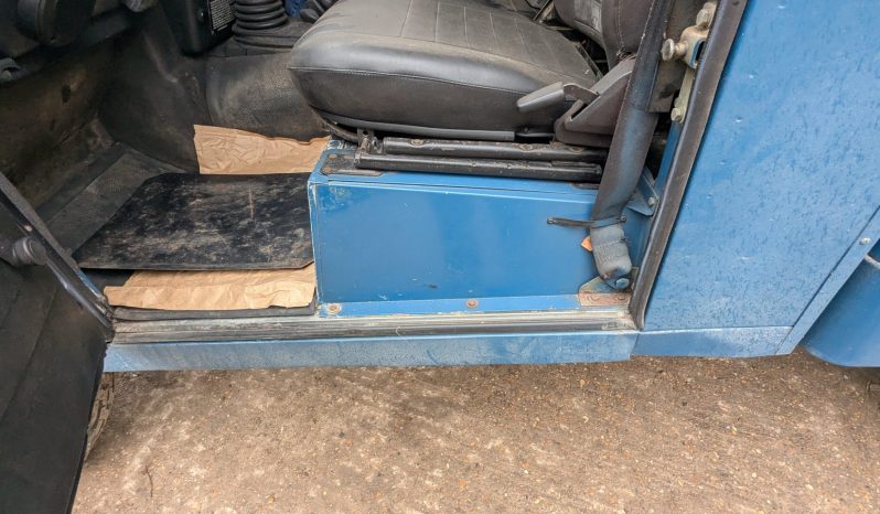 
								Land Rover Defender V8 HD Hi-Cap Pick Up 1986 True collector’s item SKU459 full									