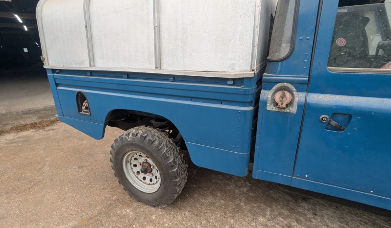 
								Land Rover Defender V8 HD Hi-Cap Pick Up 1986 True collector’s item SKU459 full									