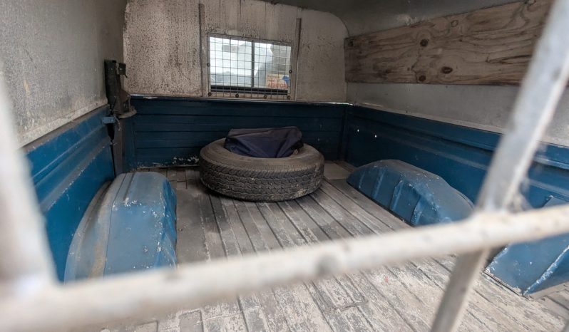 
								Land Rover Defender V8 HD Hi-Cap Pick Up 1986 True collector’s item SKU459 full									