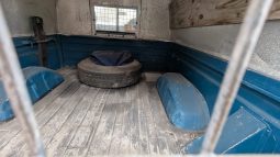 
										Land Rover Defender V8 HD Hi-Cap Pick Up 1986 True collector’s item SKU459 full									