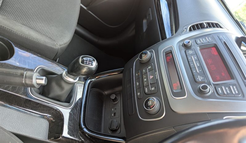 
								KIA SORENTO KX-1 CRDI 4X4 Only 1 previous owner. Proper History Call 07706 333444 SKU957 full									