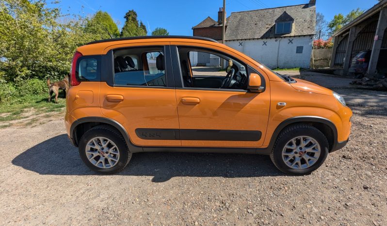 
								Fiat Panda Twinair 85 4×4 Stop start 2018 only 1 prev owner! Rare 5 Seater SKU961 full									