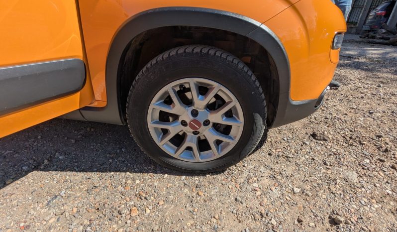 
								Fiat Panda Twinair 85 4×4 Stop start 2018 only 1 prev owner! Rare 5 Seater SKU961 full									