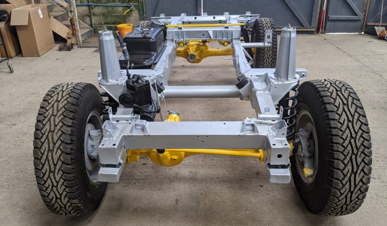 
								Land Rover Defender 90 Rolling  Chassis with extras 1986 fully restored SKU24 full									