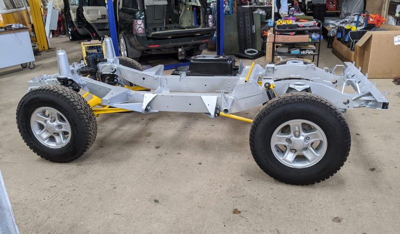 
								Land Rover Defender 90 Rolling  Chassis with extras 1986 fully restored SKU24 full									