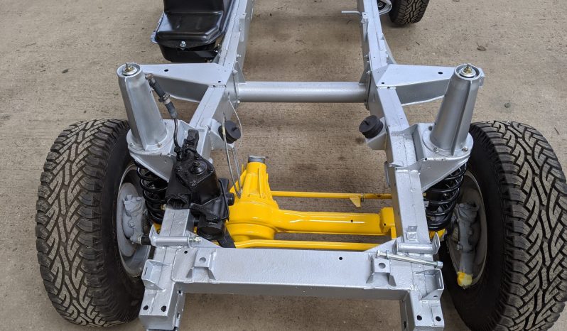 
								Land Rover Defender 90 Rolling  Chassis with extras 1986 fully restored SKU24 full									