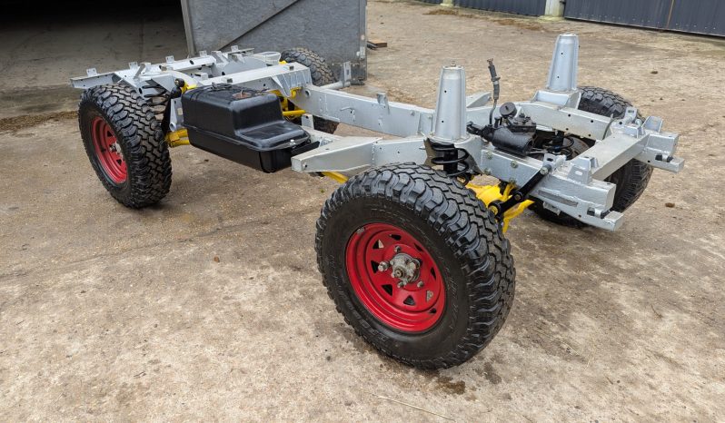 
								Land Rover Defender 90 Rolling  Chassis with extras 1986 fully restored SKU24 full									