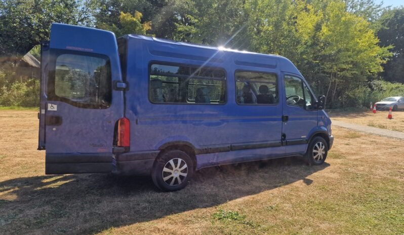 
								Renault Master Minibus Wheelchair lift. Remarkable condition Low Miles 2003 SKU981 full									