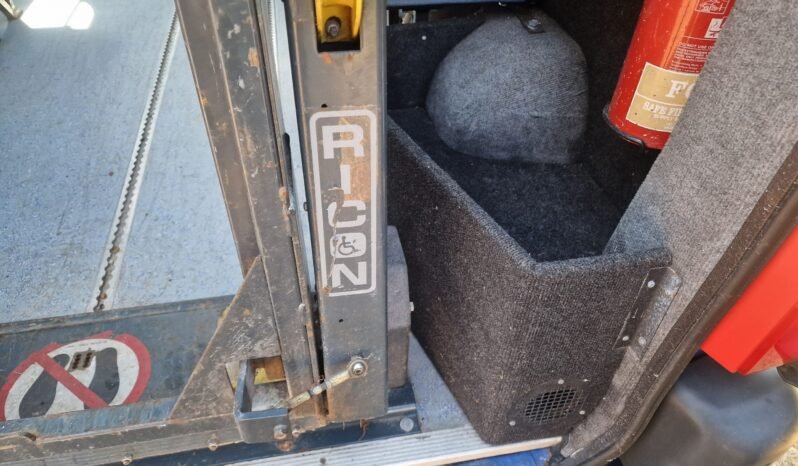
								Renault Master Minibus Wheelchair lift. Remarkable condition Low Miles 2003 SKU981 full									