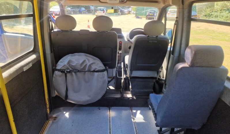 
								Renault Master Minibus Wheelchair lift. Remarkable condition Low Miles 2003 SKU981 full									
