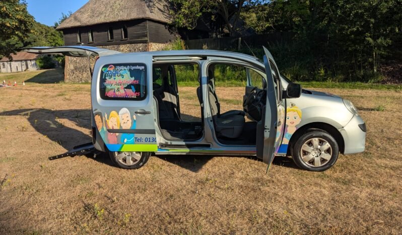 
								Renault Kangoo Expression DCI 86 wheelchair accessible vehicle  2010 SKU966 full									