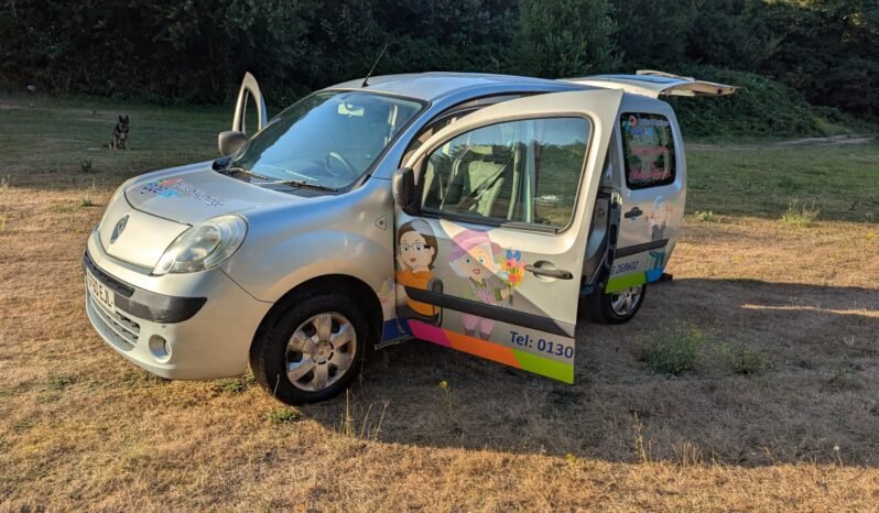 
								Renault Kangoo Expression DCI 86 wheelchair accessible vehicle  2010 SKU966 full									