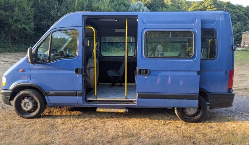 
								Renault Master Minibus Wheelchair lift. Remarkable condition Low Miles 2003 SKU981 full									