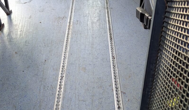 
								Renault Master Minibus Wheelchair lift. Remarkable condition Low Miles 2003 SKU981 full									