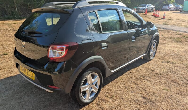 
								DACIA SANDERO STEPWAY LAUREATE full									