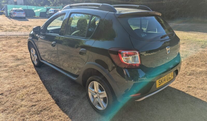 
								DACIA SANDERO STEPWAY LAUREATE full									