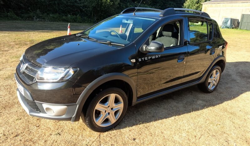 
								DACIA SANDERO STEPWAY LAUREATE full									