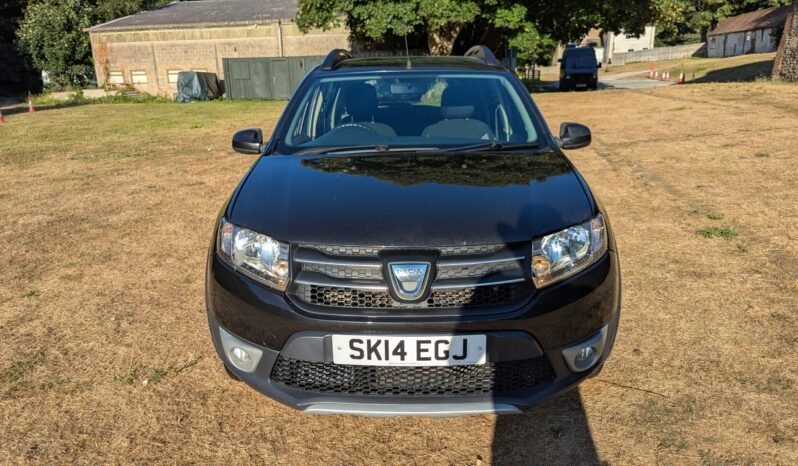 
								DACIA SANDERO STEPWAY LAUREATE full									
