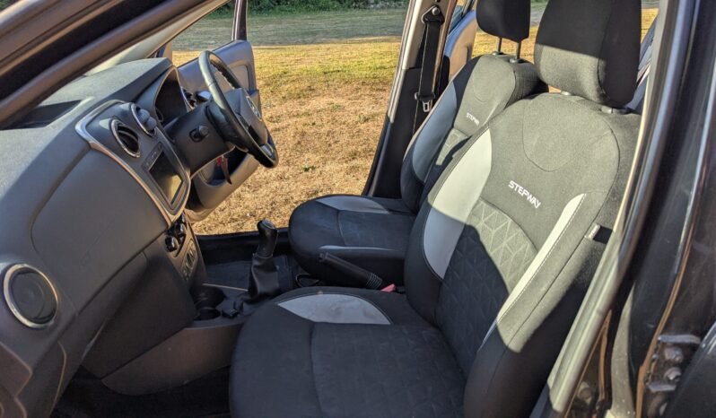 
								DACIA SANDERO STEPWAY LAUREATE full									