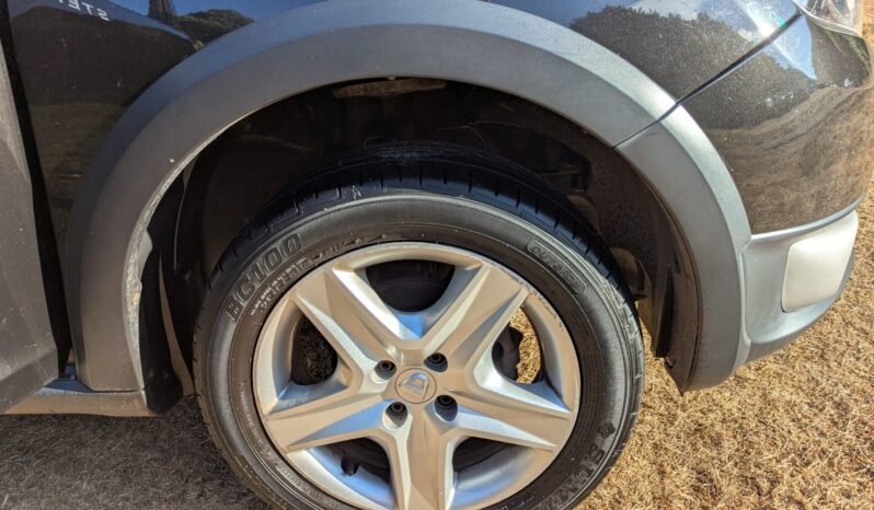 
								DACIA SANDERO STEPWAY LAUREATE full									