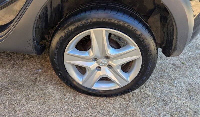 
								DACIA SANDERO STEPWAY LAUREATE full									