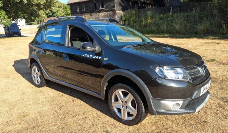 
								DACIA SANDERO STEPWAY LAUREATE full									