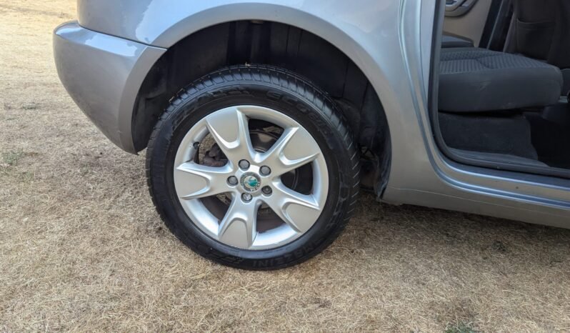 
								SKODA ROOMSTER SE TDI CR 90 2013 SKU99 full									